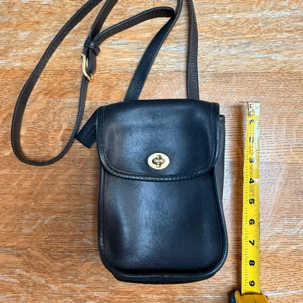 Vintage Coach Black Leather purse - Picture 2 of 6